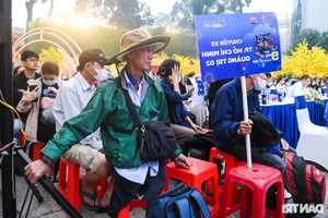 Community Spirit: Thousands of Workers Receive Free Travel Home for Tet Holidays - image 5