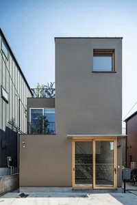 Innovative 27m2 Micro-House Design: Maximizing Sunlight and Airflow in Narrow Alleys - image 4