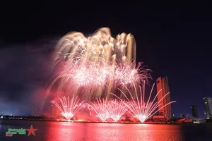 Spectacular Highlights from the Da Nang International Fireworks Festival (DIFF) 2024: A Global Celebration - image 7