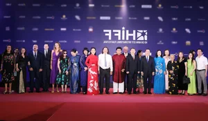 Thuy Tien and Phuong Anh Dao Shine on the Red Carpet at the HCMC International Film Festival Closing Ceremony - image 10