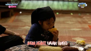 Singer Khac Viet Shocked by Son's Unexpected Action on Reality Show - image 7