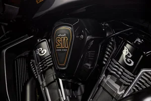 Battle of the Baggers: 2025 Indian Challenger Elite vs Harley-Davidson Street Glide - image 6
