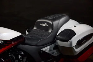 Battle of the Baggers: 2025 Indian Challenger Elite vs Harley-Davidson Street Glide - image 4