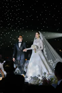 Miss Universe Vietnam Khanh Van Radiates Elegance in Le Thanh Hoa Bridal Collection - image 0