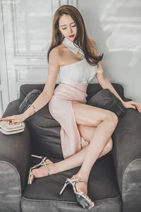 Lee Yeon Jeong: Indoor Photoshoot Secrets of a Korean Fashion Icon - image 40