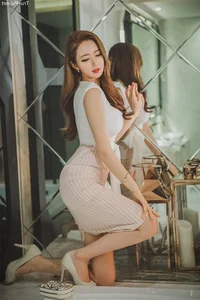 Lee Yeon Jeong: Indoor Photoshoot Secrets of a Korean Fashion Icon - image 16