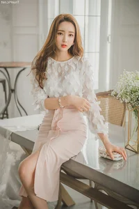 Lee Yeon Jeong: Indoor Photoshoot Secrets of a Korean Fashion Icon - image 2