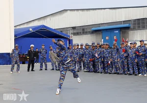 Strengthening Ties: Vietnam and China Naval Forces Engage in Friendly Exchange - image 5