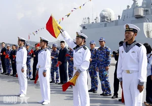 Strengthening Ties: Vietnam and China Naval Forces Engage in Friendly Exchange - image 6