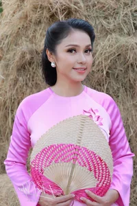 Việt Trinh Shares Nostalgic Photos and Opens Up About Her Journey Overcoming Depression - image 5