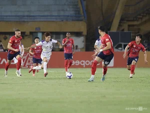 Hanoi FC Keeps Title Hopes Alive with Victory Over CAHN in V-League - image 6