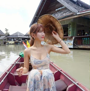 Korean Yoga Teacher Captivates TV Audience with Elegant Style - image 5
