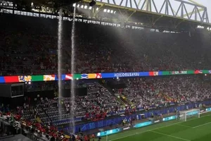 EURO 2024: Spectacular 'Waterfall' Phenomenon Surprises Fans at Signal Iduna Park - image 9