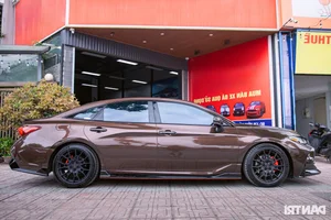 Rare Toyota Avalon TRD in Vietnam US Import Value Depreciation - image 1