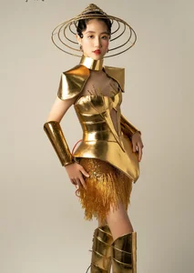 Captivating Outfits: Child Model Dang Minh Anh Shines in Unique Fashion Gallery - image 2