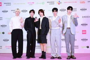 MAMA 2023 Day 1 Red Carpet: Jeon Somi and TVXQ Steal the Spotlight - image 2