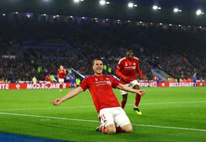 Ruud van Nistelrooy Premier League Debut: Tactical Draw Predicted - image 4