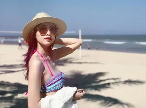 Vietnamese Icons Dang Thu Thao and Tang Thanh Ha Stun in Rare Swimwear Photos - image 5