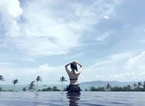 Vietnamese Icons Dang Thu Thao and Tang Thanh Ha Stun in Rare Swimwear Photos - image 4