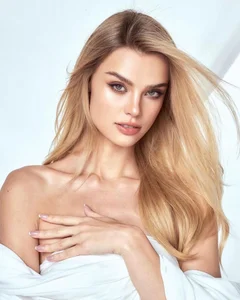 Krystyna Pyszková Crowned Miss World 2023: A Blend of Beauty, Law, and Philanthropy - image 14