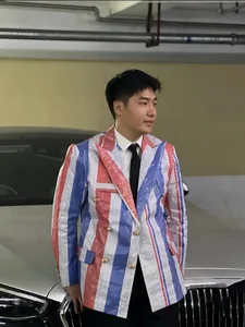 Unique Tarpaulin Vest Design Goes Viral on Social Media - image 2