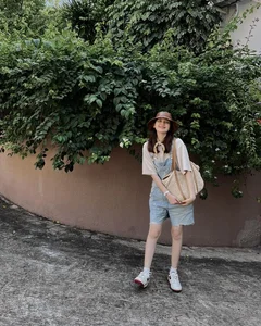 Hải Tú's Signature Street Style: The Ultimate Guide to Effortless Chic Fashion - image 1