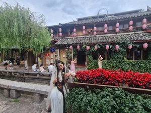 Discover the Magic of Lijiang: A Guide to China’s Most Enchanting Ancient Town - image 17