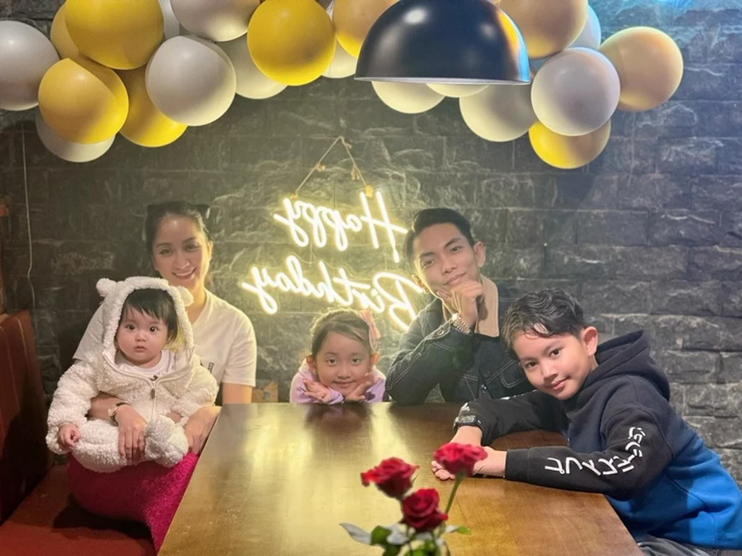 Khanh Thi and Phan Hien Celebrate Daughter's Birthday in Style