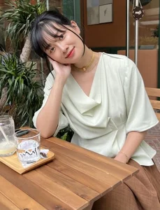 MC Quynh Chi Finds Happiness and a Fulfilling Life After Marriage at Age 38 - image 3