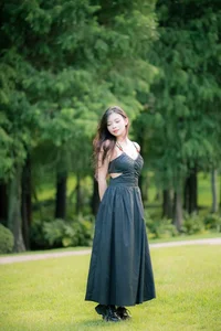 YiTuYu Art Language Vol. 4944 featuring Xiao Qiu: Elegant Portraiture - image 8