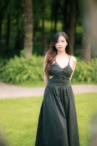 YiTuYu Art Language Vol. 4944 featuring Xiao Qiu: Elegant Portraiture - image 13