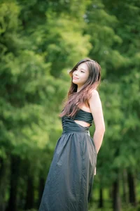 YiTuYu Art Language Vol. 4944 featuring Xiao Qiu: Elegant Portraiture - image 0