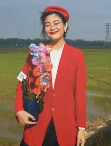 Beautiful Nha Trang Girl Wins Hearts with Her Classic Vintage Fashion Style - image 5