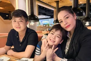 Vietnamese Star Nhat Kim Anh Reunites with Ex-Husband for Son’s Dinner - image 1