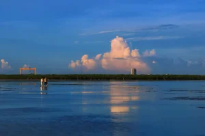 Stunning Sunrise at the Infinity Sea and Sky Mirror of Hung Yen - image 4