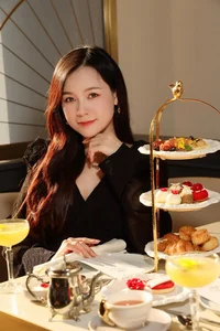 Vietnamese Influencer Sam Confirms Pregnancy and Showcases Stunning Maternity Fashion Style - image 6