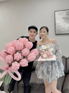 Vietnamese Influencer Sam Confirms Pregnancy and Showcases Stunning Maternity Fashion Style - image 2