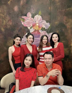 Vietnamese Influencer Sam Confirms Pregnancy and Showcases Stunning Maternity Fashion Style - image 1