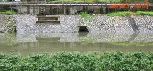 Hanoi's To Lich River Water Levels Rise and Change Color - image 4
