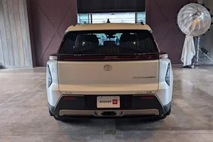 Toyota Highlander Hybrid Sales Surge Amid Electric SUV Delay - image 6