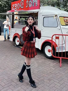 Le Au Ngan Anh's Youthful Schoolgirl Maternity Fashion - image 0