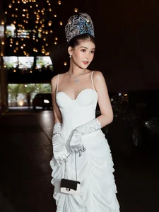 Le Au Ngan Anh's Youthful Schoolgirl Maternity Fashion - image 6