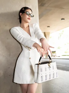 Le Au Ngan Anh's Youthful Schoolgirl Maternity Fashion - image 7