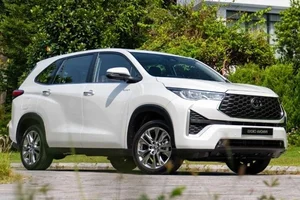 Toyota Innova Cross: The Top-Selling Hybrid of April - image 2