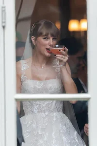 A-List Stars Who Declined Invitations to Taylor Swift’s Wedding - image 7