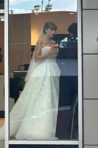 A-List Stars Who Declined Invitations to Taylor Swift’s Wedding - image 6
