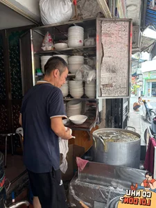 Hanoi Pho Stall Serves Delicious Bowls for Just 23,000 VND - image 10