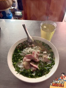 Hanoi Pho Stall Serves Delicious Bowls for Just 23,000 VND - image 11