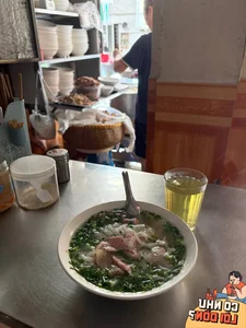 Hanoi Pho Stall Serves Delicious Bowls for Just 23,000 VND - image 13