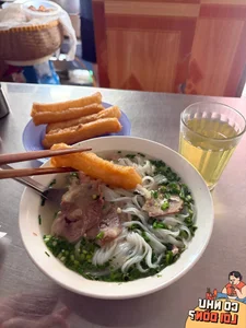 Hanoi Pho Stall Serves Delicious Bowls for Just 23,000 VND - image 8